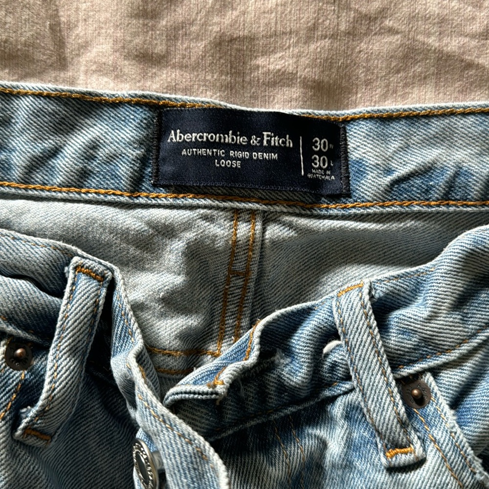 Men’s Abercrombie and Fitch loose jeans, size 30